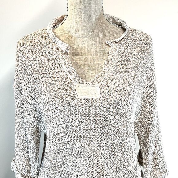 NWT Day to Day Blu Pepper V Neck Short Sleeve Oatmeal Sweater Women’s Sz Small - Picture 2 of 6